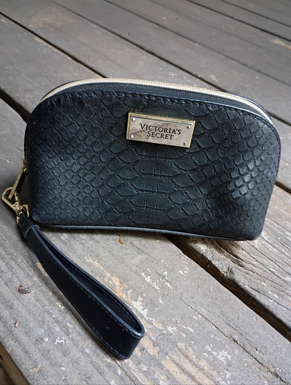 Victoria's Secret Croc-Embossed Black Wristlet - Picture 1 of 7